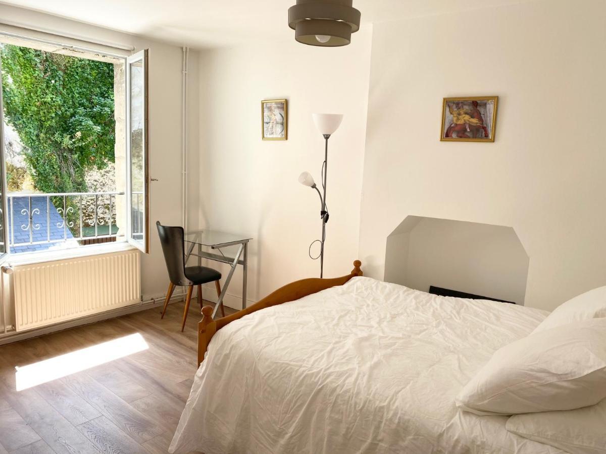 La Maison Des Remparts - Gite 3 Etoiles Pour 8 Pers A Loches Exteriör bild